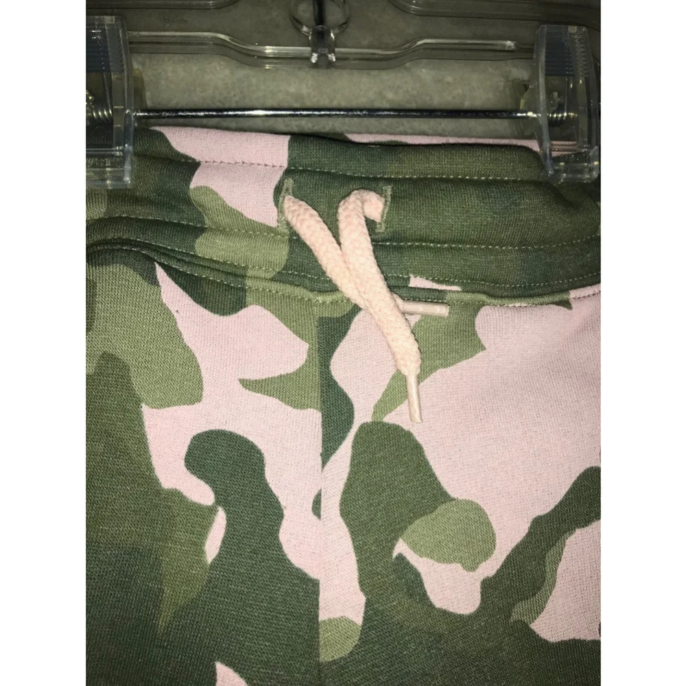 Old Navy Girl’s Camo Sweatpants Size 5